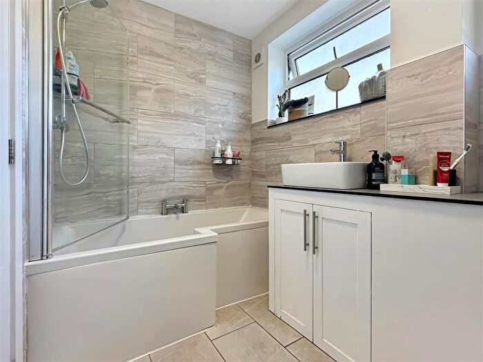 2 Bedroom Flat To Rent In Codon Court, Union Lane, Cambridge, CB4