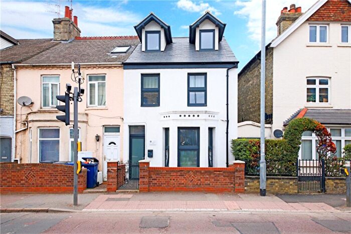 1 Bedroom Apartment To Rent In Newmarket Road, Cambridge, CB5