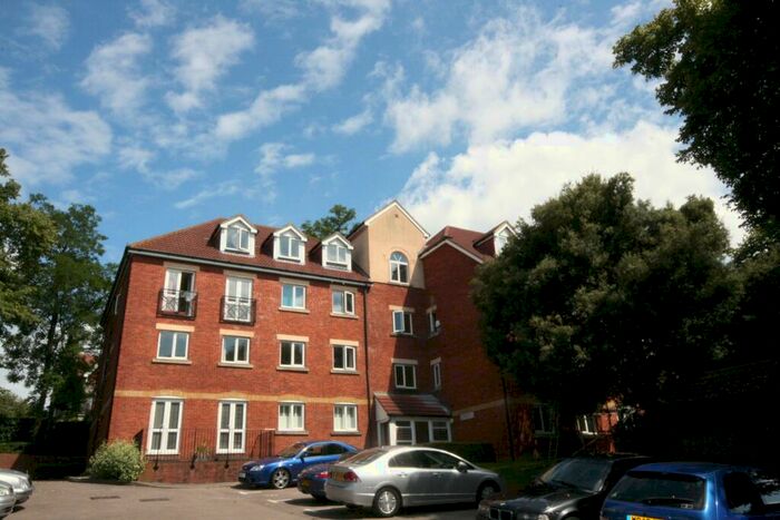 2 Bedroom Flat To Rent In Coley Avenue, Reading, Reading, RG1