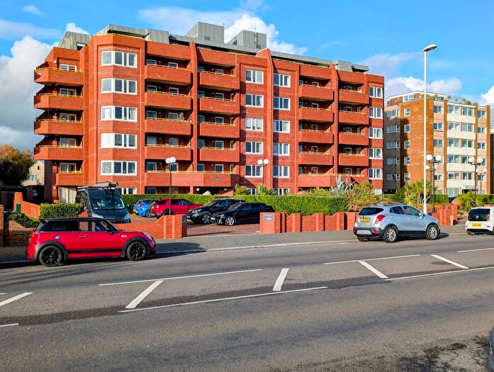 2 Bedroom Flat For Sale In West Parade, Worthing, BN11