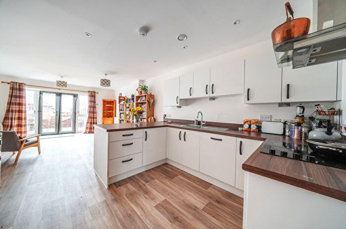 3 Bedroom Terraced House For Sale In Pinewood Way, Chichester, PO19
