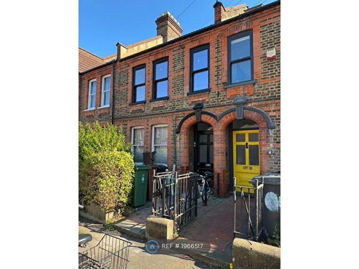 1 Bedroom Flat To Rent In Courtenay Road, London, E17
