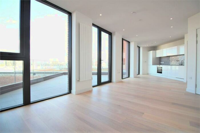 Apartment To Rent In Echo Court, E16