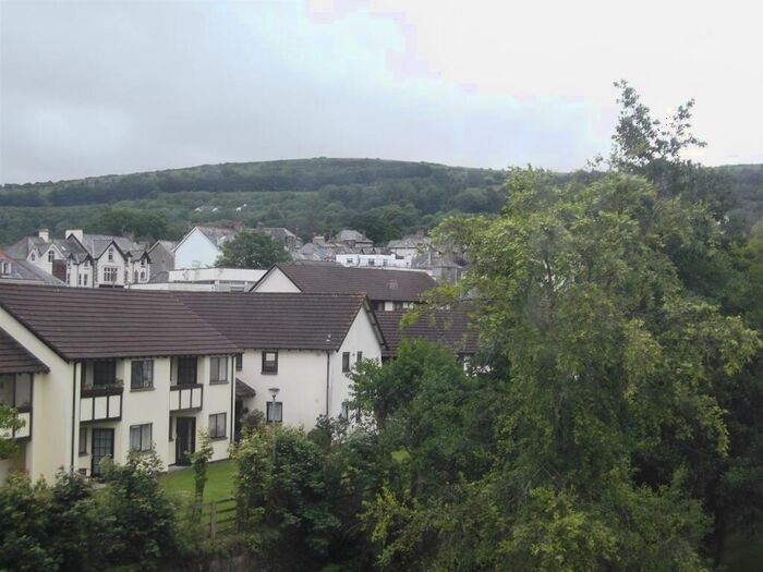 1 Bedroom Flat To Rent In Okehampton, Devon, EX20