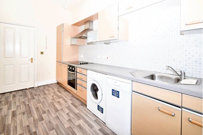 2 Bedroom Apartment To Rent In Edgerton Road, Huddersfield, West Yorkshire, HD1