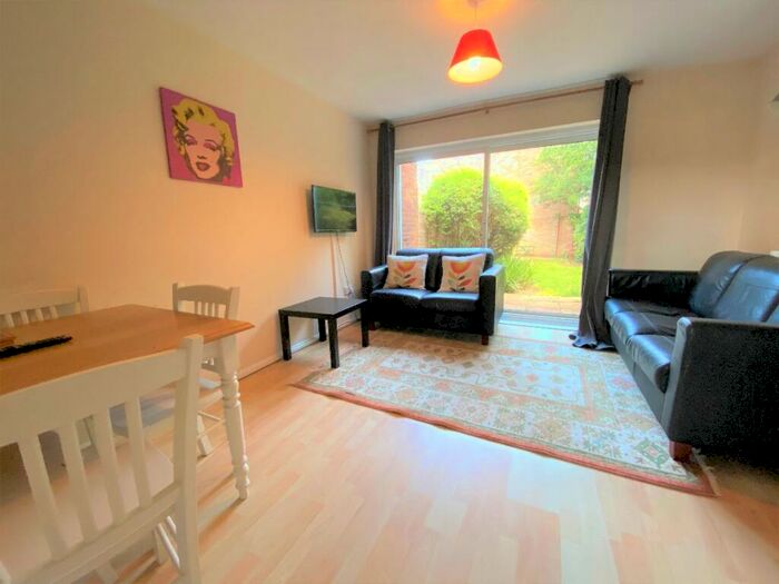 4 Bedroom Terraced House To Rent In Bedroom Student Home - Teddington Close, CT1