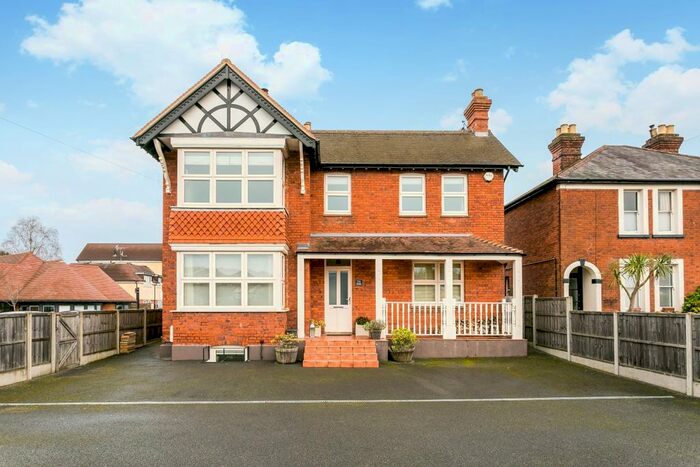 6 Bedroom Detached House To Rent In Furze Platt Road, Maidenhead, SL6