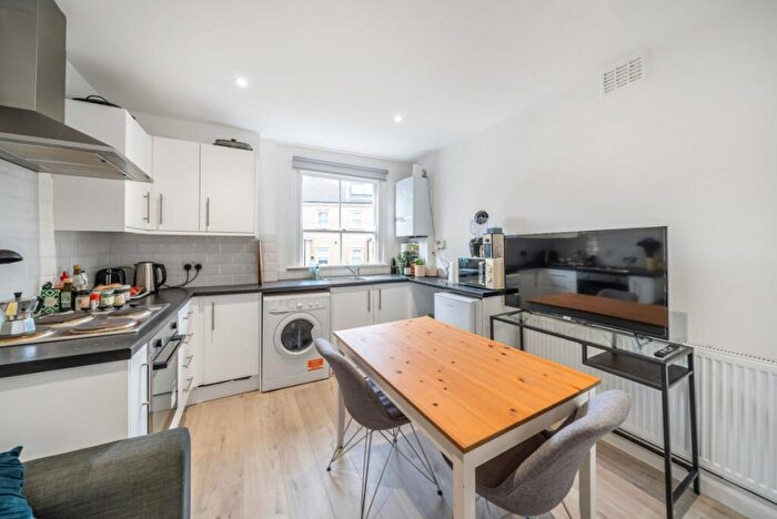 Flat To Rent In Brook Drive, Kennington, London, SE11