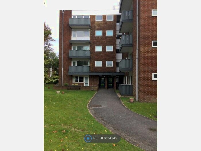 1 Bedroom Flat To Rent In Tower House, Burgess Hill, RH15
