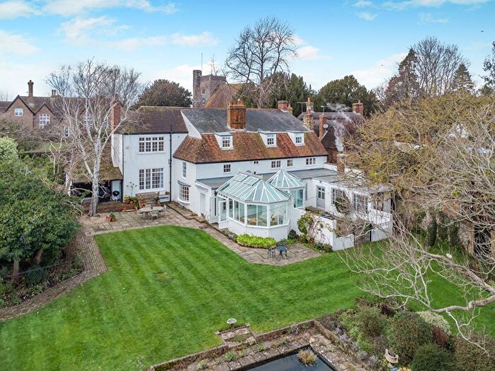 6 Bedroom Detached House For Sale In The Street, Hartlip, Kent, ME9