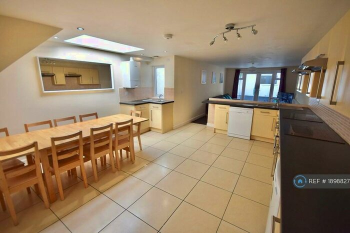 9 Bedroom Terraced House To Rent In Richards Street, Cardiff, CF24