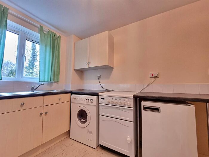 1 Bedroom Flat For Sale In Express Drive, Goodmayes, Ilford, IG3