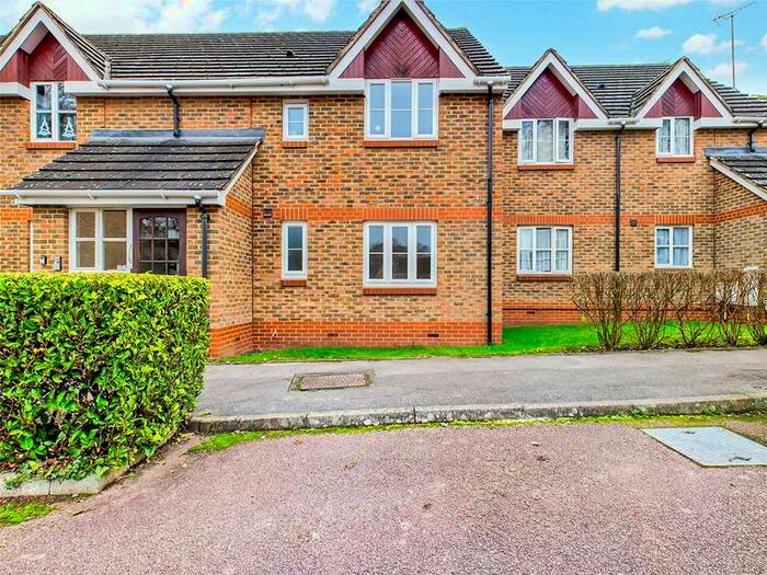 1 Bedroom Apartment To Rent In Groves Lea, Mortimer, Reading, RG7