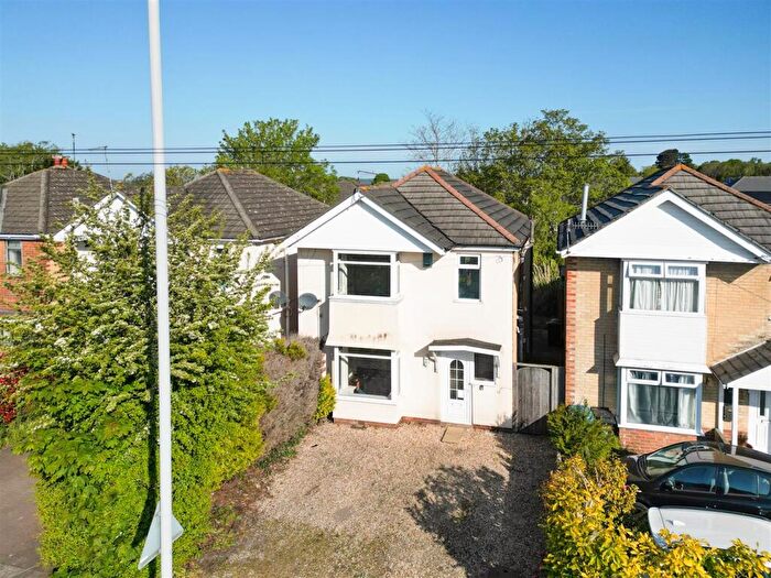 3 Bedroom Detached House For Sale In Ringwood Road, Poole, BH14