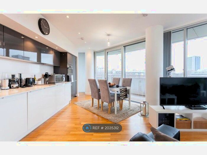 2 Bedroom Flat To Rent In Chiswick, London, W4