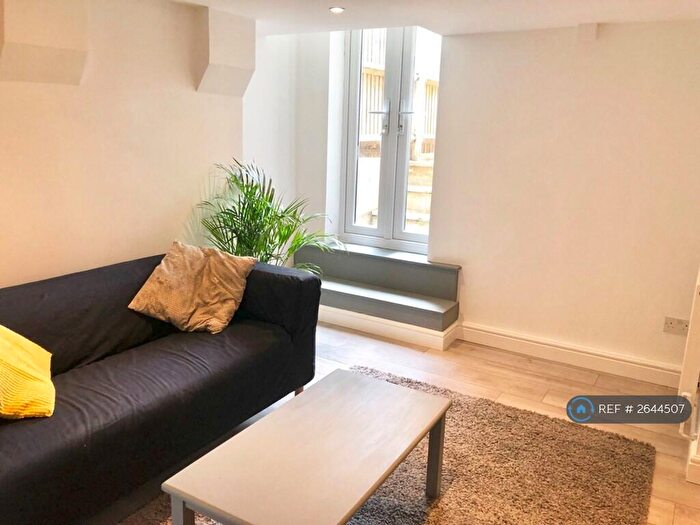 2 Bedroom Flat To Rent In Etta Street, London, SE8