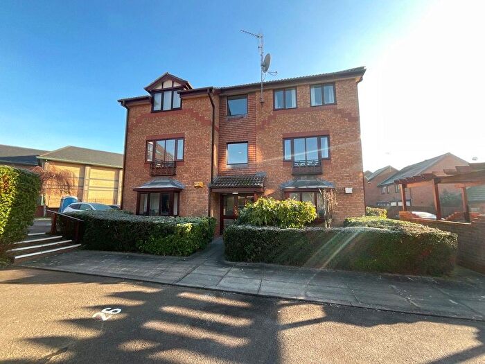 2 Bedroom Flat For Sale In Bowls Court, Coundon, Coventry, CV5