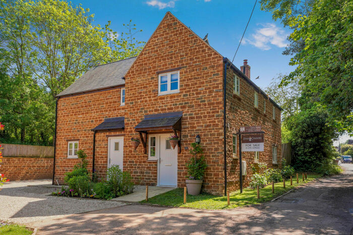 4 Bedroom Detached House For Sale In Ivy Lane Shutford Banbury, Oxfordshire, OX15