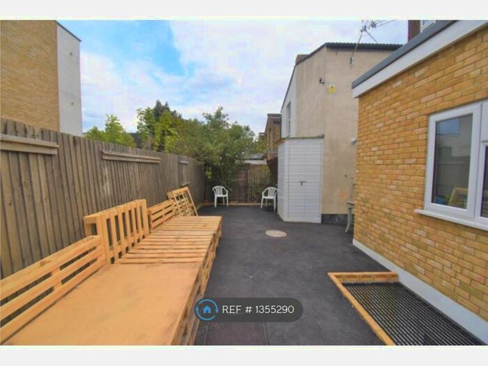 Studio To Rent In Engleheart Road, London, SE6