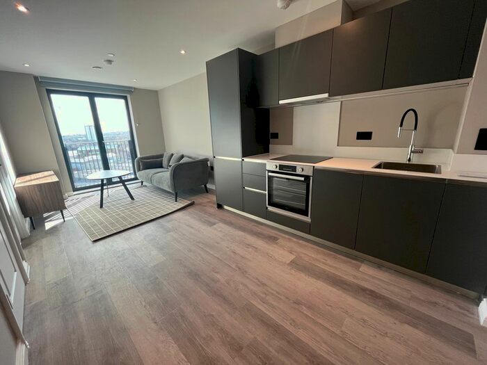 1 Bedroom Flat To Rent In Whitehall Road, Leeds, LS12