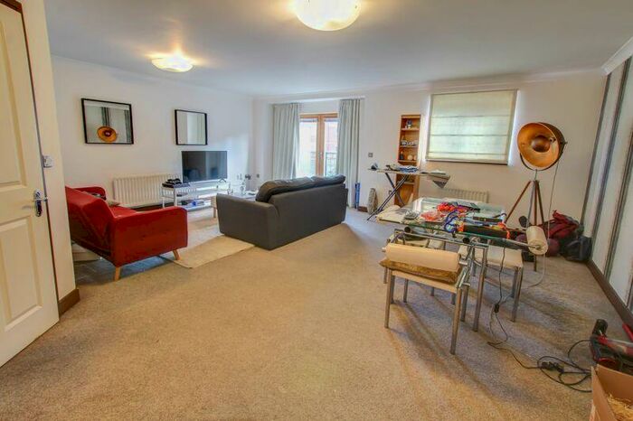 2 Bedroom Flat To Rent In Bonhay Road, Exeter, EX4