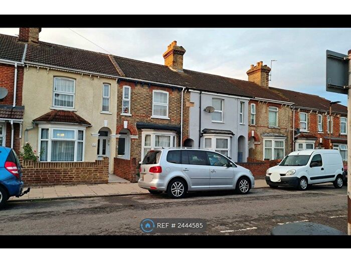 3 Bedroom Terraced House To Rent In Iddesleigh Road, Bedford, MK40