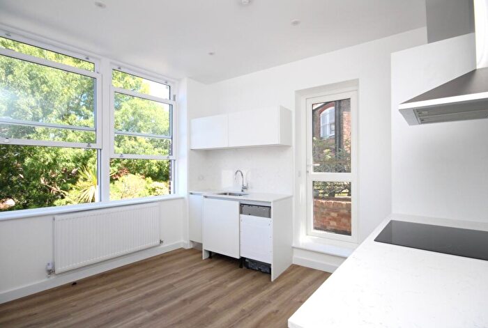 2 Bedroom Flat To Rent In Muswell Hill Broadway, Muswell Hill, N10
