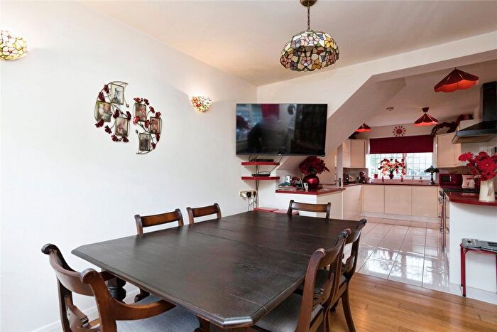2 Bedroom Bungalow For Sale In Dunnings Road, East Grinstead, West Sussex, RH19