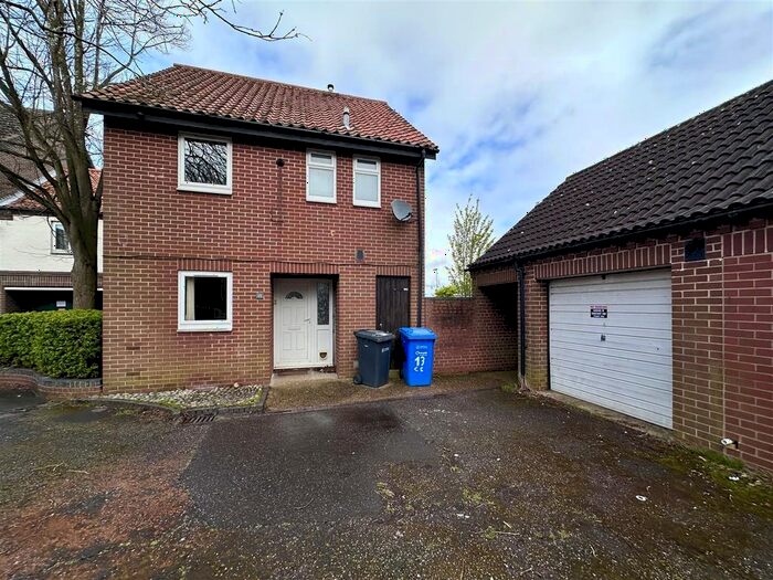 3 Bedroom Detached House To Rent In Cotterall Court, Norwich, NR5