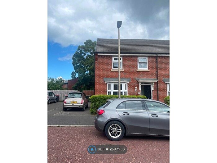 3 Bedroom Semi-Detached House To Rent In Brooke Avenue, Northwich, CW8