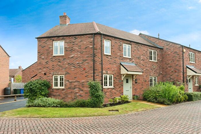 3 Bedroom End Of Terrace House For Sale In Flanders Close, Bicester, OX26
