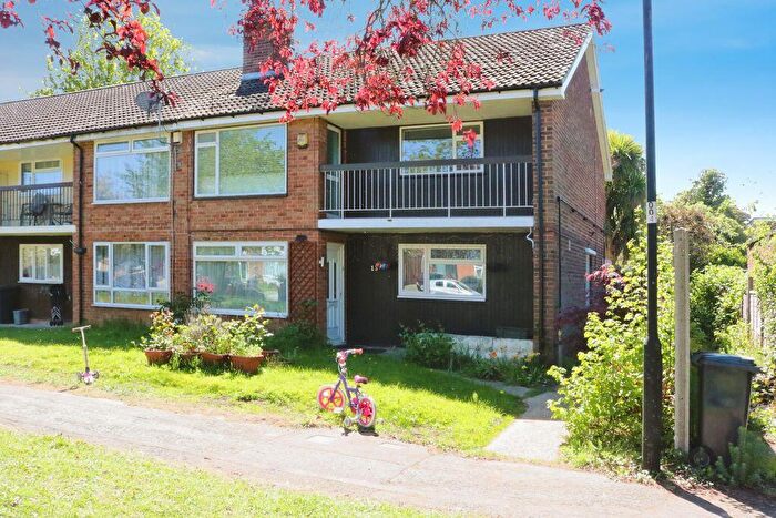 2 Bedroom Apartment For Sale In Newton Close, Slough, SL3
