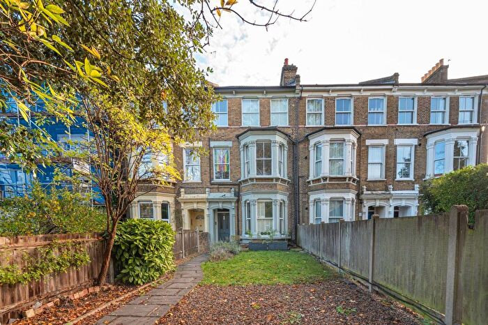 2 Bedroom Flat To Rent In .Effra Road, Brixton, London, SW2