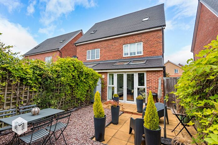 3 Bedroom Semi-Detached House For Sale In Malkins Wood Lane, Boothstown, Worsley, Manchester, M28