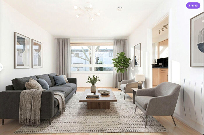 1 Bedroom Apartment For Sale In Regent Square, Bow, E3