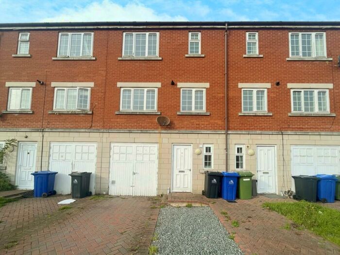 4 Bedroom Terraced House To Rent In Patrick Street Mews, Grimsby, Lincolnshire, DN32