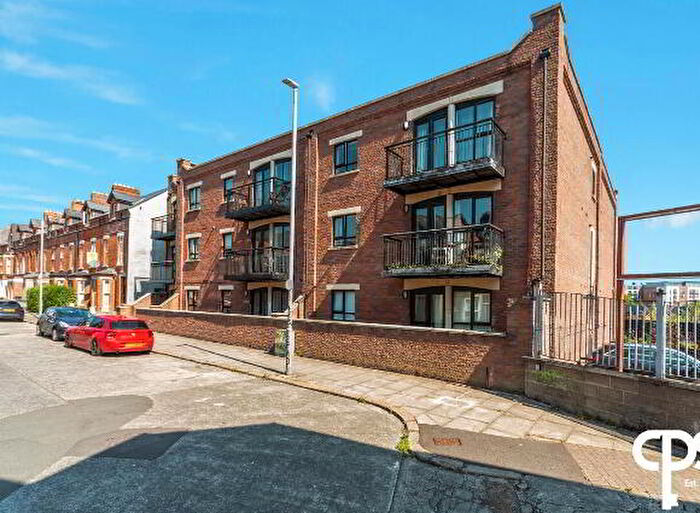 3 Bedroom Apartments For Sale In Flat Cromwell Court, Cromwell Road, Belfast, BT7