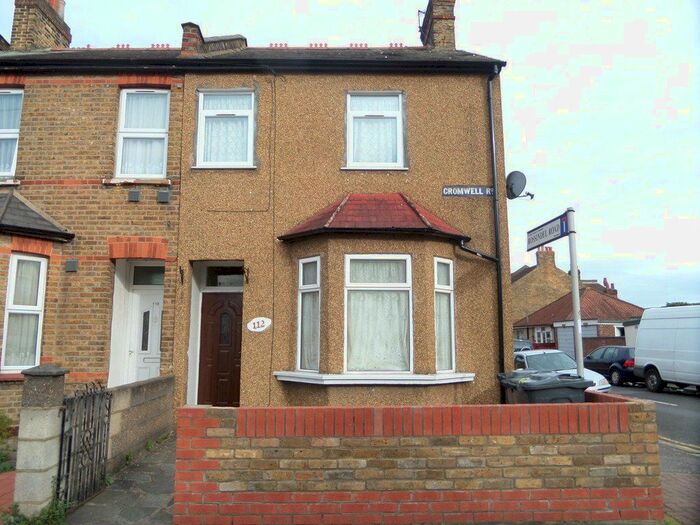 2 Bedroom Flat To Rent In Cromwell Road, Hounslow TW3
