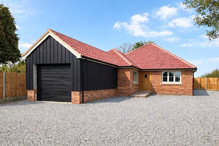 3 Bedroom Detached Bungalow For Sale In Lowestoft, NR32