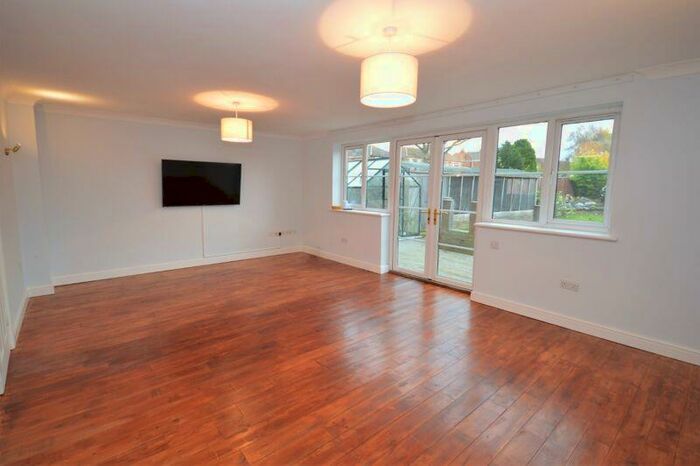 5 Bedroom Detached House To Rent In Badgers Sett, Thame, Oxfordshire, OX9