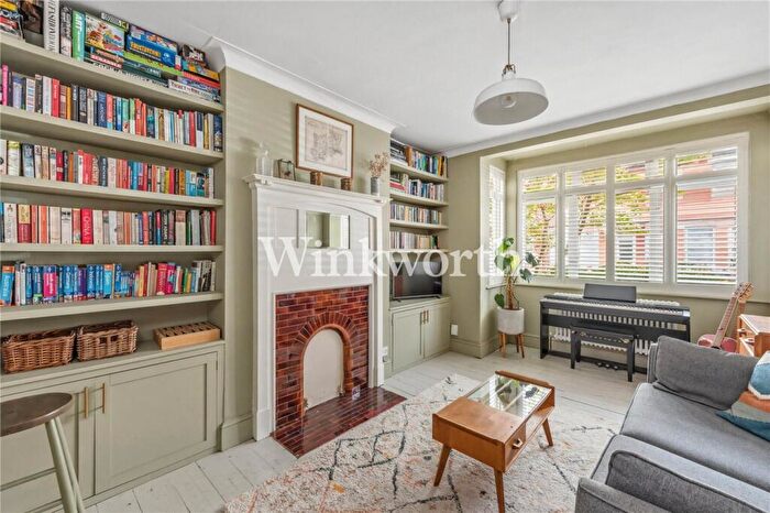 3 Bedroom Terraced House For Sale In Rosebery Avenue, London, N17