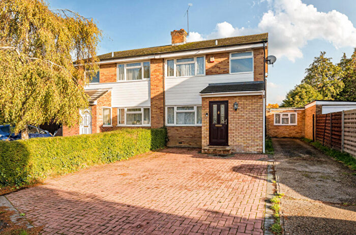 3 Bedroom Semi Detached House For Sale In Joel Close, Earley, Reading, RG6