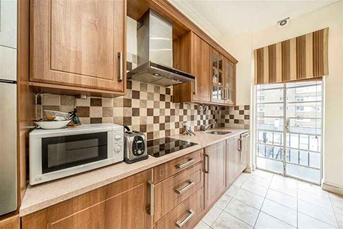 3 Bedroom Flat To Rent In Sussex Gardens, London, W2