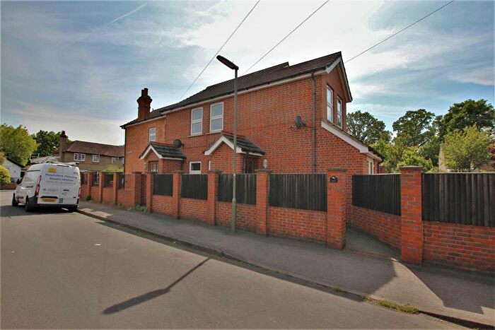 1 Bedroom Apartment To Rent In Addlestone, KT15