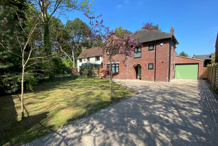 4 Bedroom Detached House To Rent In Wythenshawe Road, Northenden, Manchester, M23