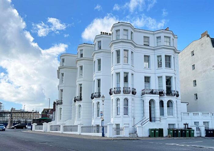 1 Bedroom Flat To Rent In Queens Mansions, A Queens Gardens, Seafront, Eastbourne, BN21
