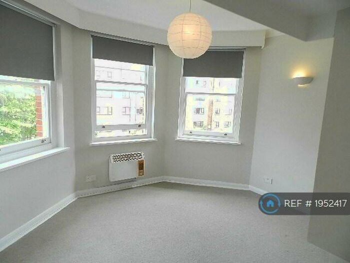 Studio To Rent In Adelaide Road, Surbiton, KT6