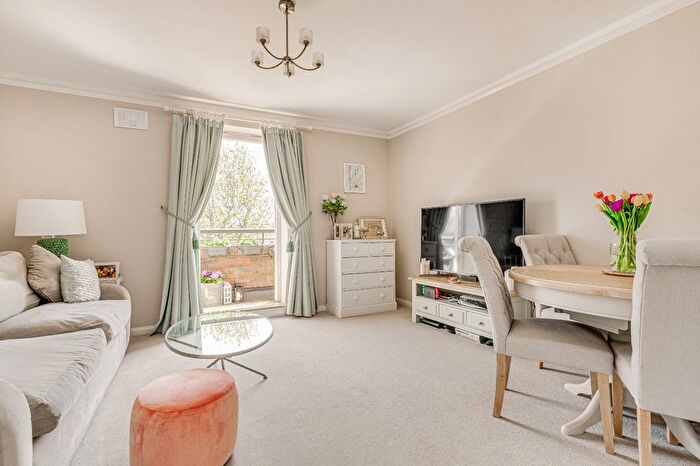 1 Bedroom Flat To Rent In Millbrooke Court, Keswick Road, SW15