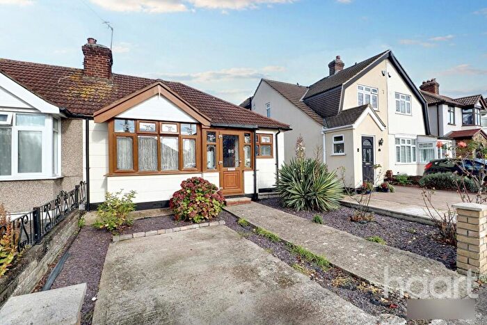 3 Bedroom Semi-Detached Bungalow To Rent In Jubilee Avenue, Romford, RM7