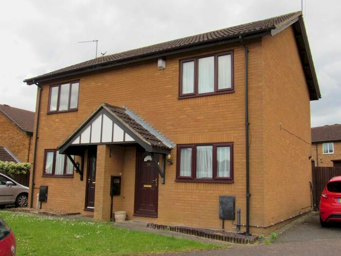 2 Bedroom Property To Rent In Chatsworth Drive, Wellingborough, Northamptonshire, NN8
